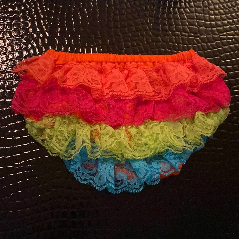 Lace 🌈 Ruffle Butt Diaper Cover